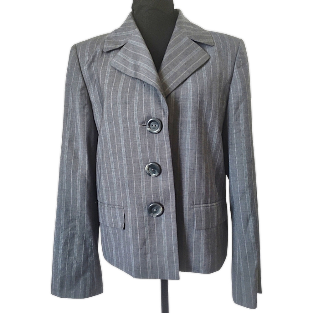 Gray Lightweight Pinstripe Blazer💎